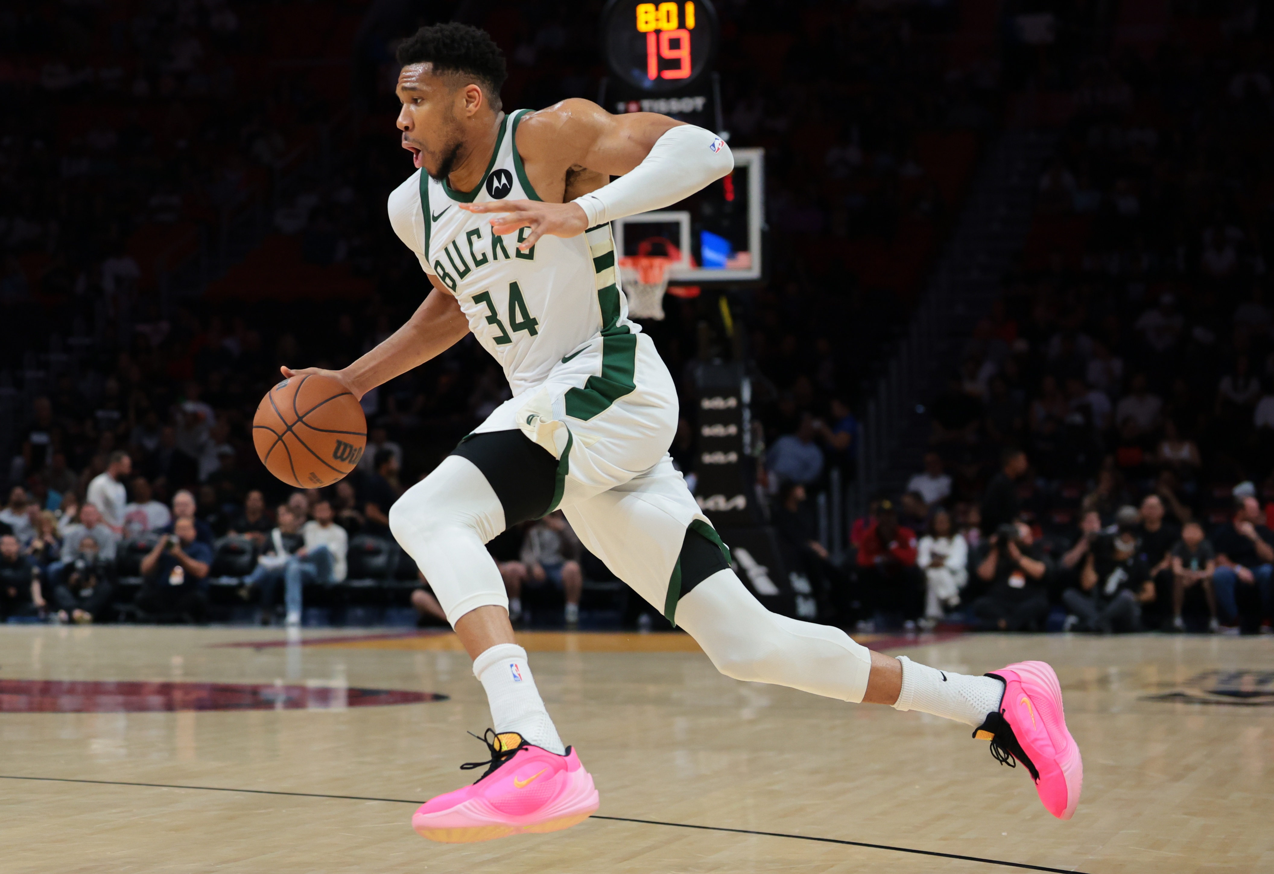 乐彩网数据分析-Shams:雄鹿曾认真考虑过热火报价 韦尔+希罗+球员+选秀权换字母